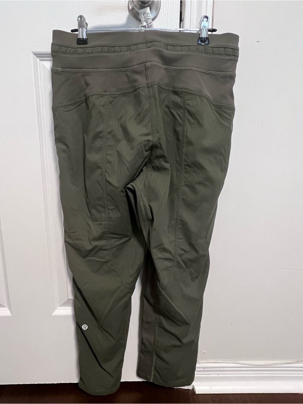 lululemon dance studio athletica Olive Cropped Drawstring pants,SZ M,NEW - Picture 6 of 11
